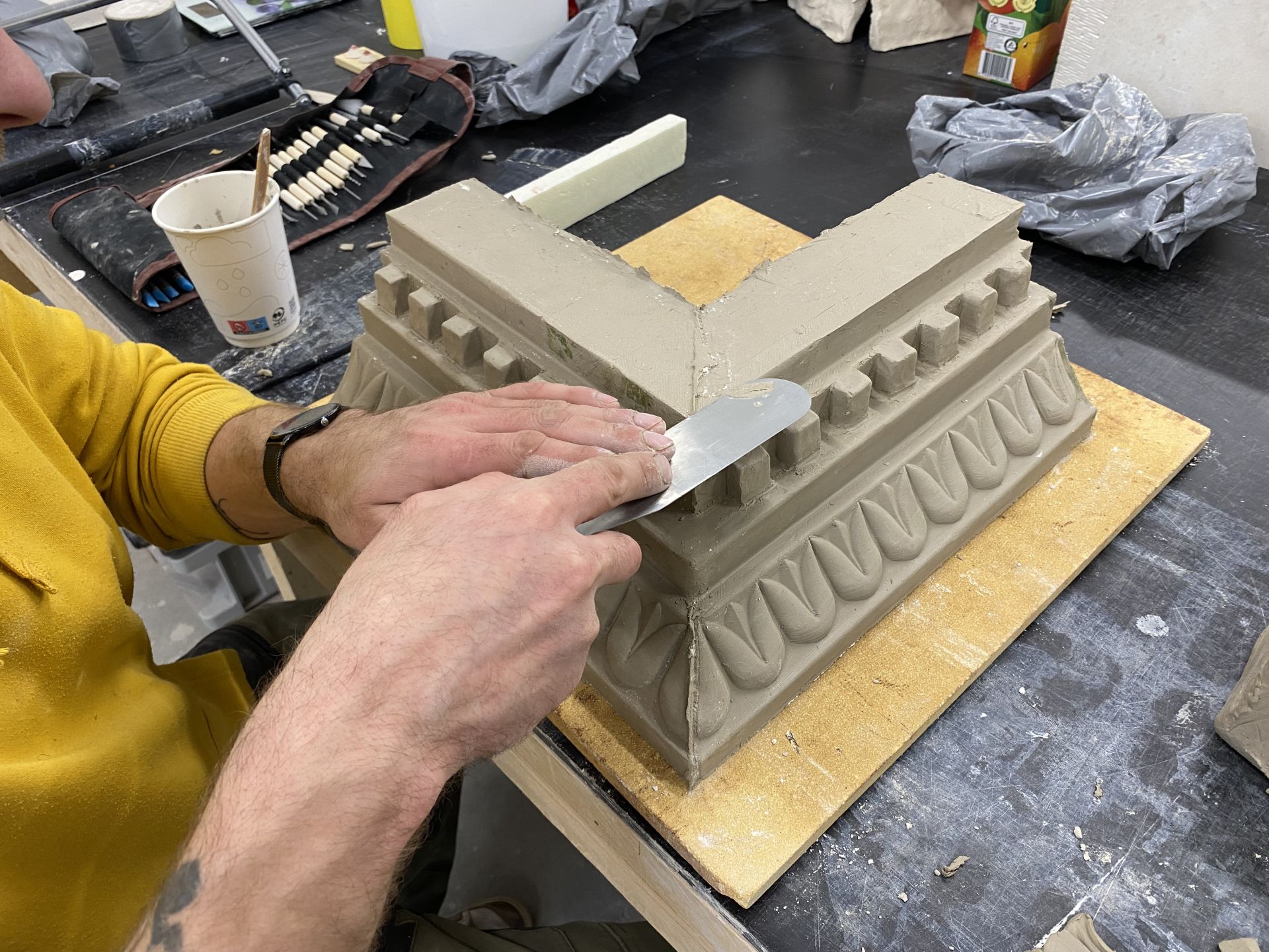 Sturm Keraamika OÜ Valge glasuuriga ahjupotid, Värvilise glasuuriga kahhelid, Ahjupotid restaureerimiseks, Eridisainiga keraamika, Täitekivid ja glasuuritud tellised, Ahjude projekteerimine Tartu, Eesti, Baltikum