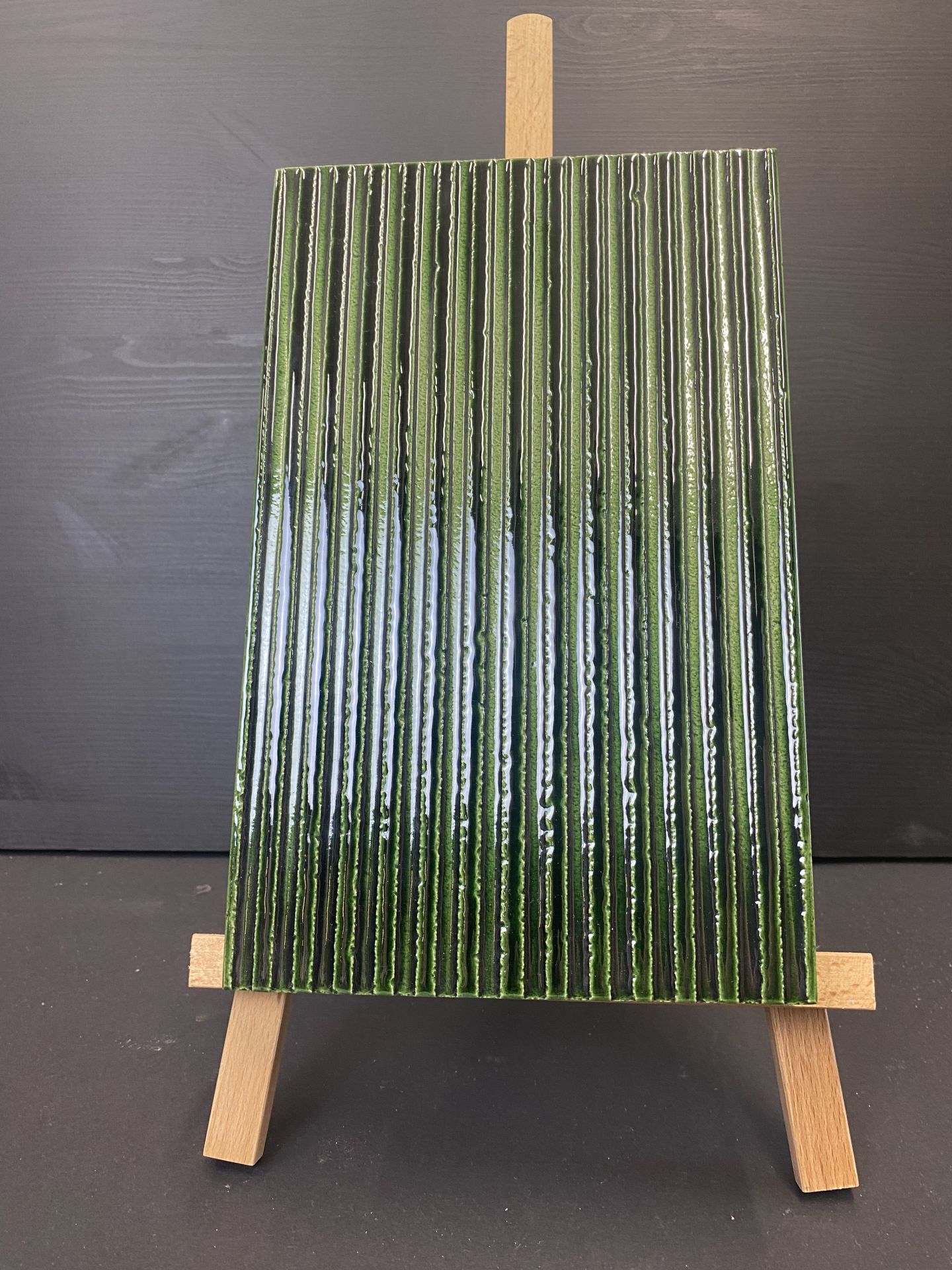 Sturm Keraamika OÜ Valge glasuuriga ahjupotid, Värvilise glasuuriga kahhelid, Ahjupotid restaureerimiseks, Eridisainiga keraamika, Täitekivid ja glasuuritud tellised, Ahjude projekteerimine Tartu, Eesti, Baltikum