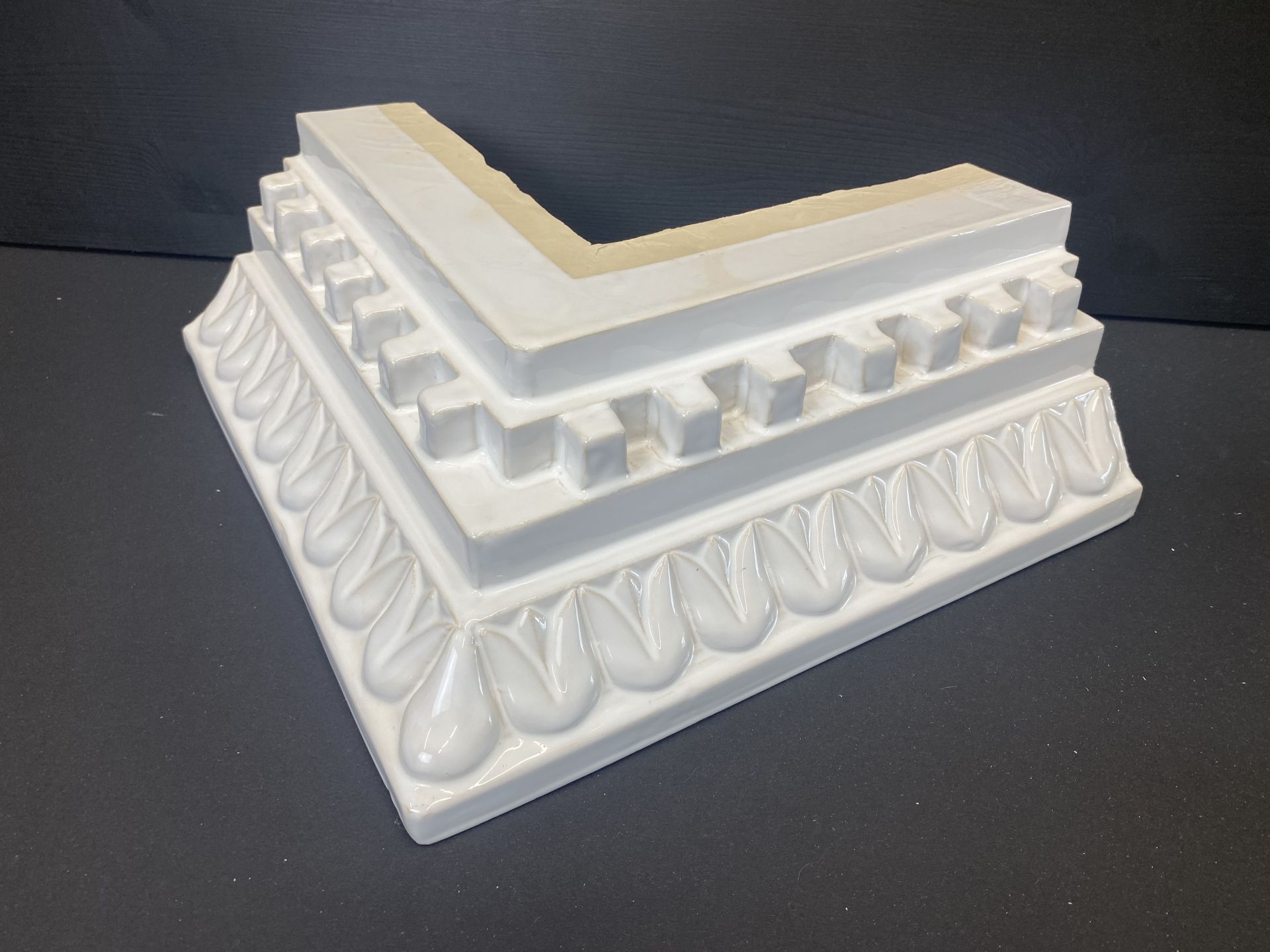 Sturm Keraamika OÜ Valge glasuuriga ahjupotid, Värvilise glasuuriga kahhelid, Ahjupotid restaureerimiseks, Eridisainiga keraamika, Täitekivid ja glasuuritud tellised, Ahjude projekteerimine Tartu, Eesti, Baltikum